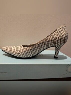 Women's Black & White Plaid Pointed Toe Mid Heel Pumps